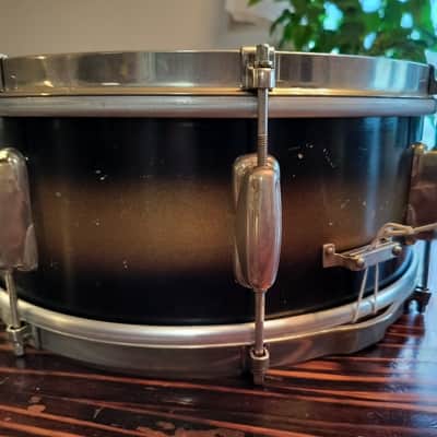 Slingerland No. 152 Student Model Radio King 5.5x14" 8-Lug Snare Drum with 3 pt Strainer mid 50's - Blue/Silver Duco Lacquer image 4