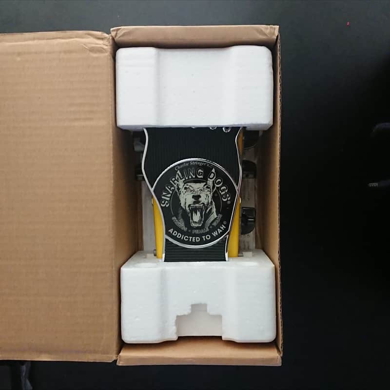 Snarling Dogs Mold Spore Wah