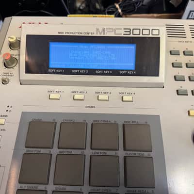 Akai MPC3000 MIDI , MPC 3000 32 meg drum sampler /PADS/ v 3.11 ,Floppy Drive, 120volt //ARMENS// image 3