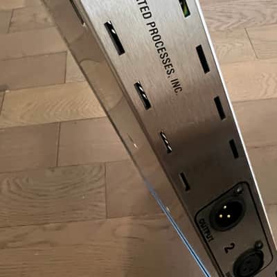 API 3122V 2-Channel Microphone Preamp 2022 - Present - Blue image 15
