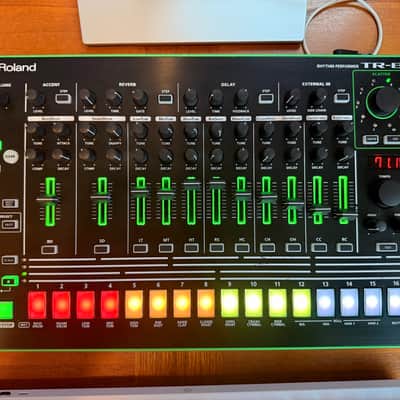 Roland AIRA TR-8 (707 UPGRADE INSTALLED!) Rhythm Performer Drum Machine 2014 - Present - Black