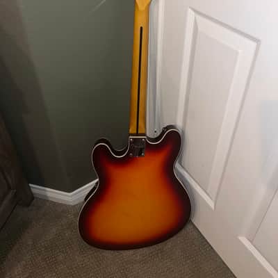 LIKE NEW - Fender Modern Player Starcaster Guitar 2014 Aged Cherry Burst image 3
