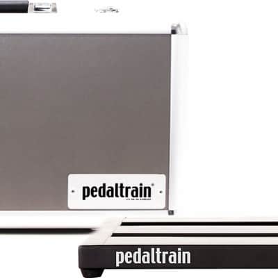 Pedaltrain Metro 16 3-RAIL 16" x 8" PEDALBOARD w/Hard Case and Voodoo Lab Pedal Power 2 Plus Power Supply image 2