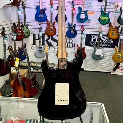 Fender Eric Clapton Signature Blackie Stratocaster with Noiseless Pickups and Tweed Case - Pre Owned image 9