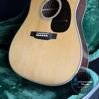 Martin D-28 Standard w/Hardshell Case - Satin Natural image 1
