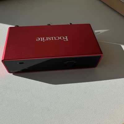 Focusrite Scarlett Solo 3rd Gen USB Audio Interface 2019 - Present - Red / Black image 2