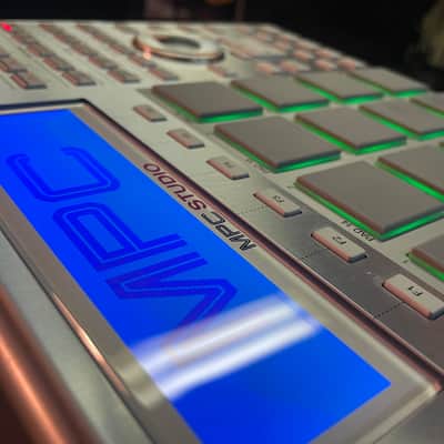 Akai MPC Studio Music Production Controller V1 2012 - 2019 - Grey image 2