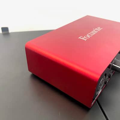 Focusrite Scarlett Solo 3rd Gen USB Audio Interface 2019 - Present - Red / Black image 6