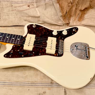 Fender MIJ Classic 60's Jazzmaster 2016 - Vintage White image 18