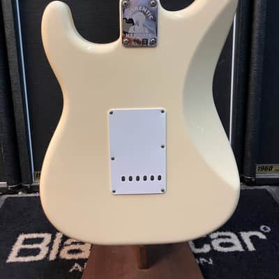 Fender Jimi Hendrix Artist Series Signature Stratocaster 2015 - Present - Olympic White image 10