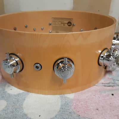 DW Collector's Maple VLT 14"x6" 10 lug snare - Natural Maple image 12