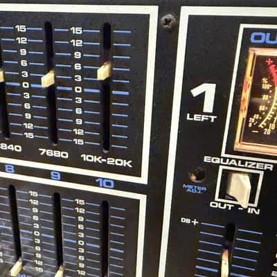 Tapco 2200 2 Channel 10 Band Graphic Equalizer imagen 3