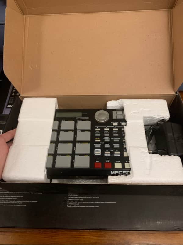 Akai MPC500 In the original box with manuals image 1