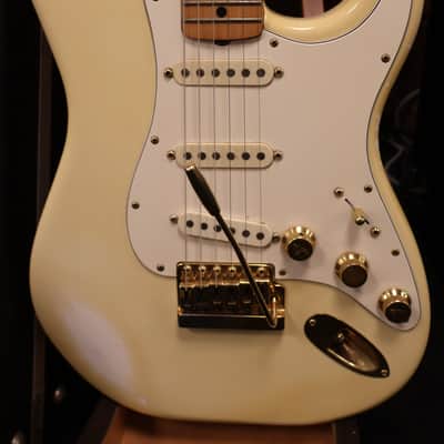 Fender 1980 The Strat Olympic White Gold Hardware OHSC image 2