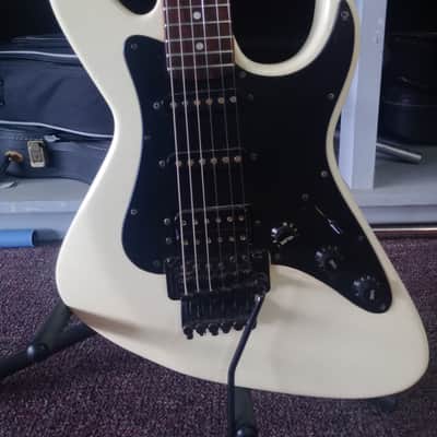 Dean Bel Aire 1988 White/Black W/Gig bag *** FREE SHIPPING *** image 2