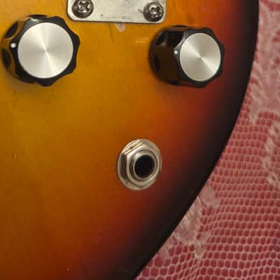 Univox Badazz 1970-74 - Sunburst image 3