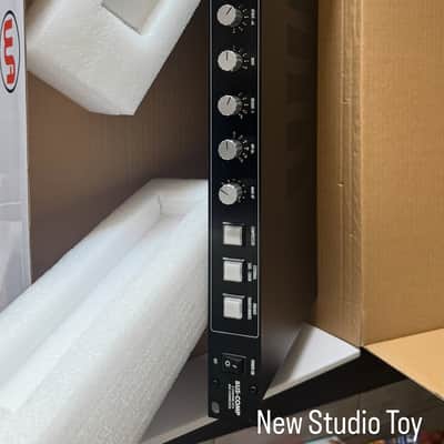 Warm Audio Bus-Comp 2-Channel VCA Bus Compressor 2020 - Present - Black image 1