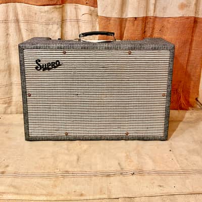 Supro-Valco Model 24 1966 - Grey image 1