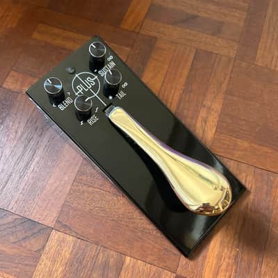 Gamechanger Audio Plus Sustain Pedal with Footswitch 2010s - Black image 2