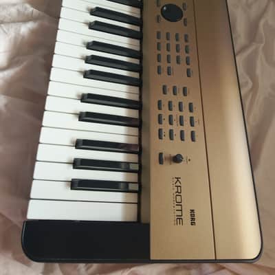 Korg  Krome 61 Gold Limited Edition