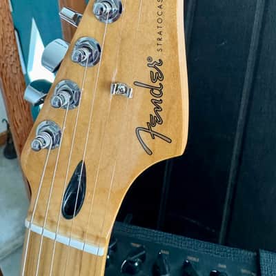 2024 Fender 70th Anniversary Player Stratocaster Two Tone Sunburst image 17