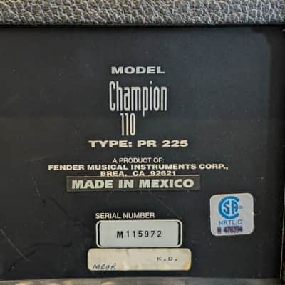 Fender Champion 110 2-Channel 25-Watt 1x10" Solid State Guitar Combo 1993 - 1999 - Black Bild 3