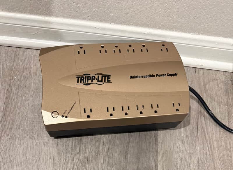 Tripp-Lite HT850UPS