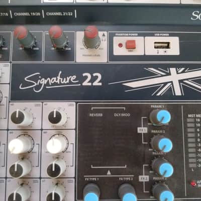 Soundcraft Signature 22 22-Channel Analog Mixer with Effects 2010s - Blue image 2