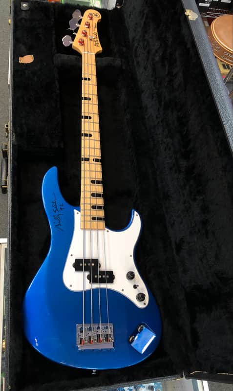 Yamaha Attitude Custom Billy Sheehan Autographed Bass 1992 with Original Case - Pre Owned image 1