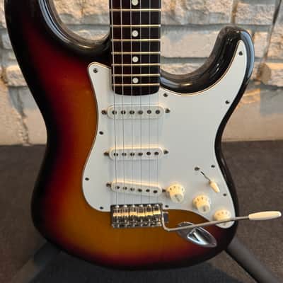 Fender American Vintage '62 Stratocaster 1986 - 3-Color Sunburst image 8