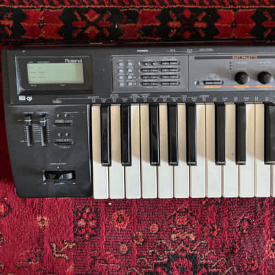 Roland SK-88 Pro Sound Canvas 37-Key Synthesizer 1998 - 2001 - Black image 2