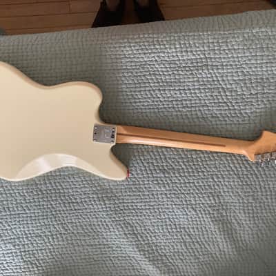 Fender American Professional Jaguar with Rosewood Fretboard 2017 - 2019 - Olympic White image 6