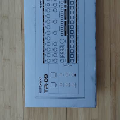 Roland TR-09 Rhythm Composer 2017 - Present - White image 3