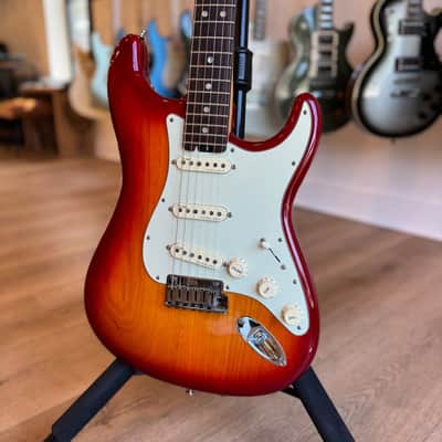 Fender American Elite Stratocaster with Rosewood Fretboard 2016 - 2019 - Aged Cherry Burst image 2
