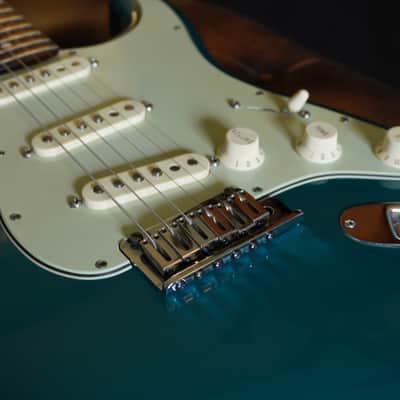 2011 Fender Custom Shop Custom Deluxe Stratocaster – Sherwood Green Relic – AY Pickups – OHSC image 6