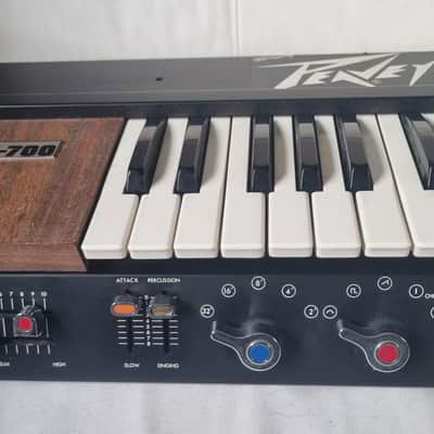 Korg  MiniKORG 700 37-Key Analog Synthesizer 1973 - 1974 - Wood
