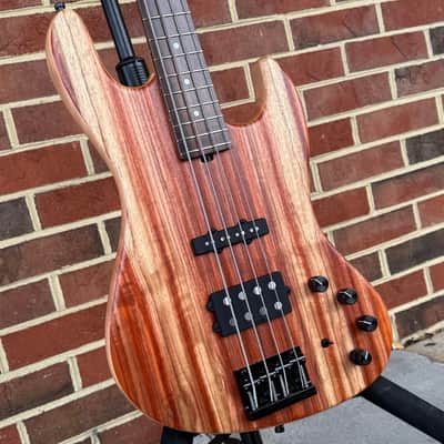 Sadowsky Masterbuilt 21-Fret 2024 LTD 4-String, #5 of 35 Worldwide, 21-Fret M/J Bass, Marbled Padouk Top, Okoume Body, Roasted Maple Neck, Madagascar Rosewood Fretboard image 3
