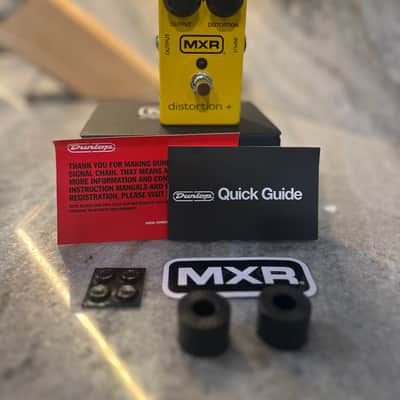 MXR M104 Distortion + | Reverb