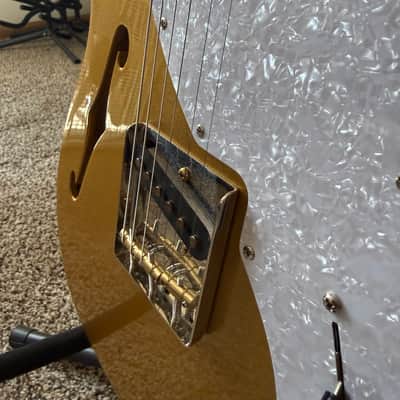Squier Classic Vibe '60s Telecaster Thinline 2022 - Aztec Gold with hard case image 5