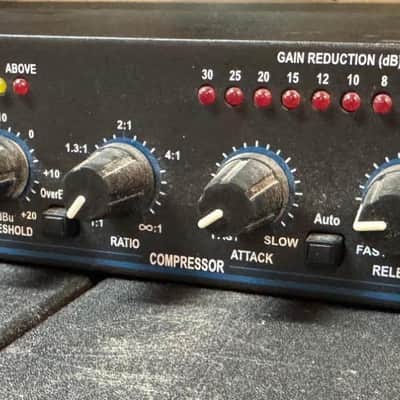 DBX 166XL Compressor/Limiter/Gate 2-Channel Rack Unit (Used) image 3
