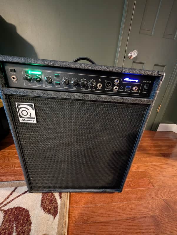 Ampeg BA-210v2 450-Watt 2x10