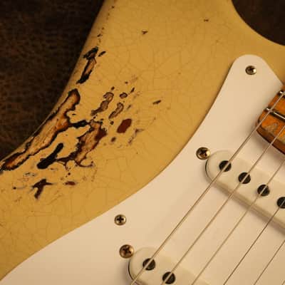Fender Custom Shop 1954 Stratocaster Heavy Relic in Aged Desert Tan over 2-tone Sunburst image 2