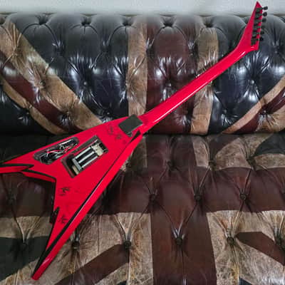 Jackson Demmelition King V ex LONDON CROBAR Soho Metal Rock Bar Artist Signed Phil Demmel Machine Head Signature Flying V EMG 81 85 Zakk Wylde Set Floyd Rose Electric Guitar image 5