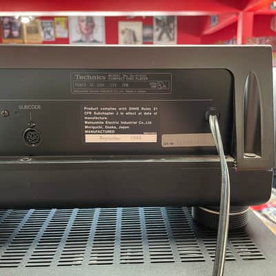 Technics SL-P1200 CD Player TESTED WORKS AND SOUNDS GREAT NO REMOTE image 10