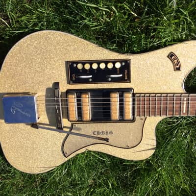 EKO Ekomaster 400 1961 Gold Glitter , Rare 3 Side Head . Batwing image 2