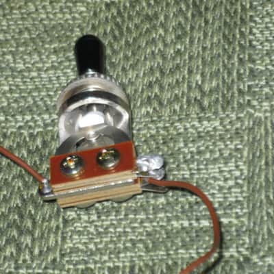 used 1997 Gibson control harness: 1 vol pot & 1 tone pot short shaft +nut/washer,wires,wire insualtion,capacitor,jack+nut/washer,switch +switch tip,nut +comes w/ new switch washer (NO other parts included) from The Hawk guitar (guitar NOT included) image 9