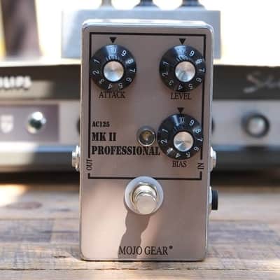Mojo Gear Professional MkII Tone Bender Effect Pedalreplica with AC125 germanium transistors image 4