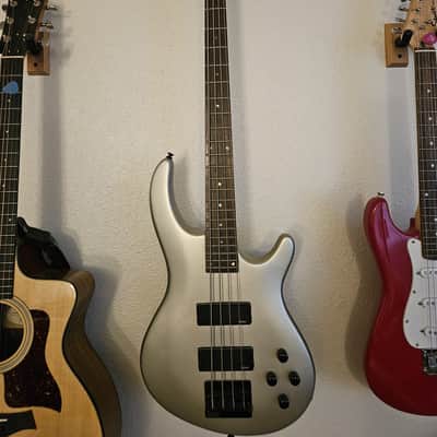 Dean Edge 4-String Bass Guitar with Hard Case image 1