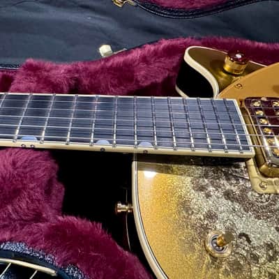 Gretsch Gretsch Guitars G6134TG Limited-Edition Paisley Penguin w/String-Thru Bisgby Electric Guitar Gold Paisley 2025 - Gold Paisley & Black image 5