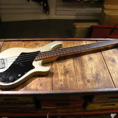 Gibson Victory Standard Bass 1981 - 1985 - Silver image 5